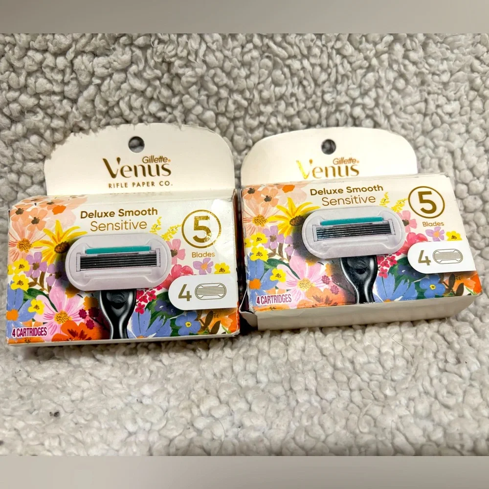 Set of 2-Venus Deluxe Smooth‎ Sensitive Women's Razor Blade Refills, 4 Count